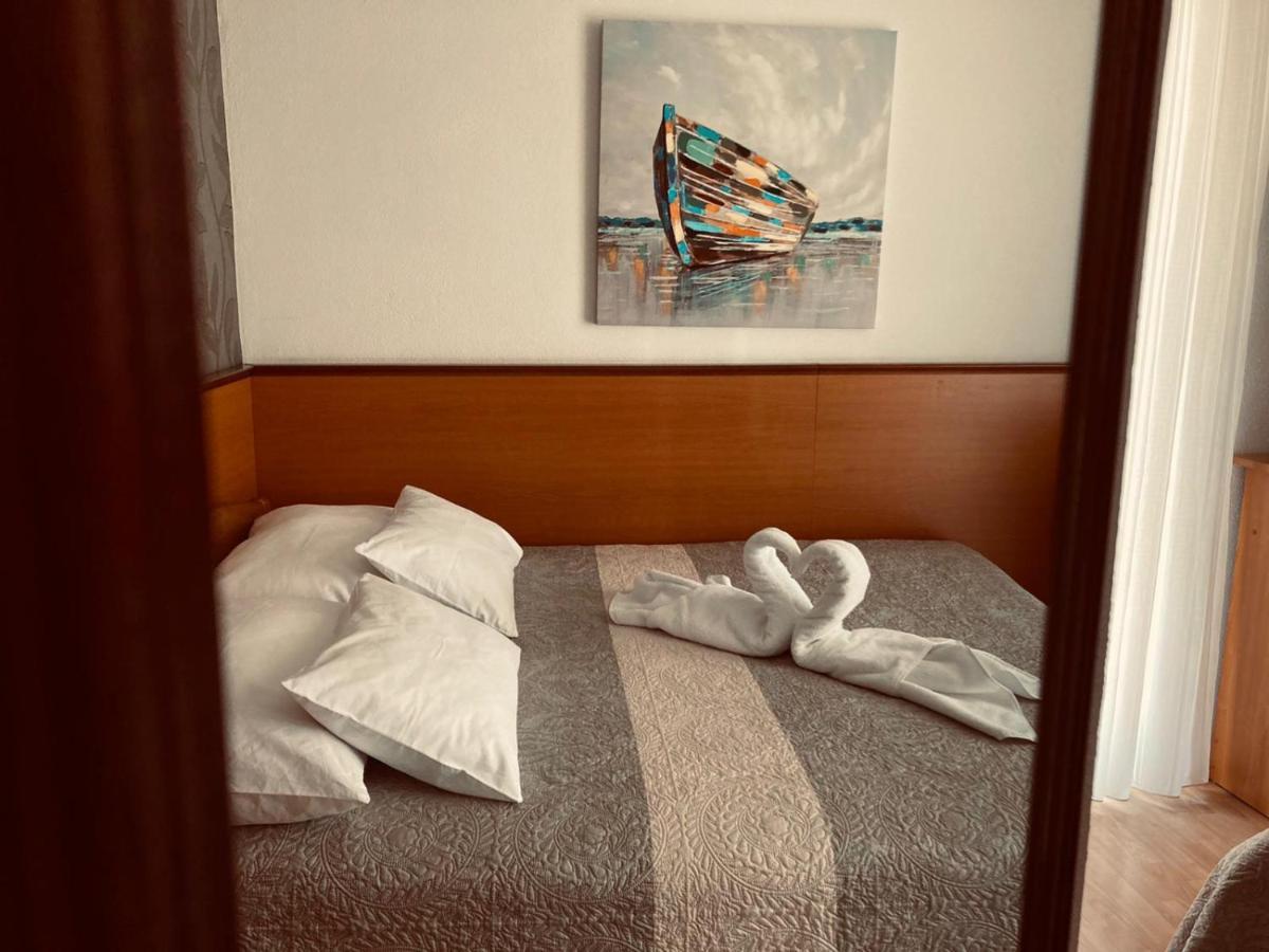זאדאר Sobe/Rooms Riva מראה חיצוני תמונה